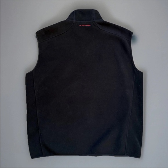 US Polo Black Fleece Vest large embroidered red logo. Size large. Like new - Picture 2 of 3